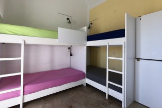accommodation santorini backpackers bedroom-1