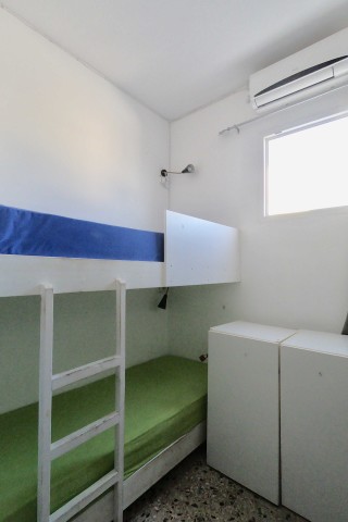 accommodation santorini backpackers bedroom-18
