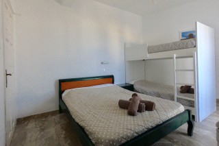 accommodation santorini backpackers bedroom-3